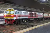 HID 4522 (Co'Co', de, Hitachi, Bauj. 1993) am Abend des 04.November 2016 in der Hua Lamphong Station.