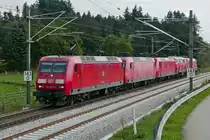 Die ersten Fahrten mit elektrischen Triebfahrzeugen auf der neu elektrifizierten Allg�ubahn. DB Systemtechnik f�hrte am 24.09.2020 mit 145 023-8, 145 044-4, 145 018-8 und 182 506-6 Messfahrten zwischen Hergatz und Lindau durch. Im Zugverband befand sich auch 218 456-2, die f�r die Zu-/R�ckf�hrung der E-Loks ben�tigt wurde. Bei H�henreute wurden die f�nf Lokomotiven in Fahrtrichtung Lindau fotografiert.