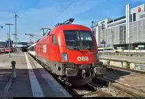 1116 270-0 (Siemens ES64U2) steht in Stuttgart Hbf abweichend auf Gleis 7.
(Smartphone-Aufnahme)

🧰 ÖBB
🚝 IC 185 (Linie 87) Stuttgart Hbf–Zürich HB (CH) bzw. RE 50185 (RE87) Stuttgart Hbf–Singen(Hohentwiel)
🕓 1.8.2020 | 9:56 Uhr