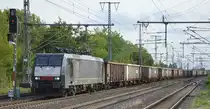 MRCE Dispolok GmbH, München [D]  ES 64 F4-285  [NVR-Nummer: 91 80 6189 285-0 D-DISPO], aktueller Mieter? mit Ganzzug österreichischer offener Drehgestell-Güterwagen (leer) für Schrott-Transporte aus (für) Brandenburg Richtung Norden Durchfahrt Bf. Golm (Potsdam) am 24.09.20