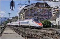 Ein SBB RABe 503 statt eines ICN erreicht als IC 5 von Genève Aéroport nach Zürich HB den Bahnhof von Neuchâtel. 

3. Sept. 2020