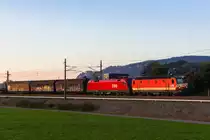 1144 092-4 und 1116 175-1 mit ihren Güterzug bei Wolfurt. 15.9.20
