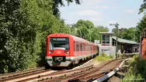 Die S1 war am 13.07.2020 in Richtung Wedel unterwegs. In Klein Flottbek entstand vor nostalgischer Kulisse diese Aufnahme.

📍Klein Flottbek, 13.07.2020