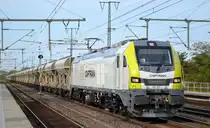 ITL - Eisenbahngesellschaft mbH, Dresden [D] mit  159 103-1  [NVR-Nummer: 90 80 2159 103-1 D-ITL] und Schüttgutwagenzug am 24.09.20 Durchfahrt Bf. Golm (Potsdam).