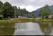 Duewag/Siemens GT8-100D/2S-M, Wagen 906 und Wagen ???, unterwegs am Sulzwiesensee bei Röt-Schönegründ.

🧰 Albtal-Verkehrs-Gesellschaft mbH (AVG)
🚝 S8 Tullastraße/Verkehrsbetriebe, Karlsruhe–Freudenstadt Hbf
🚩 Bahnstrecke Rastatt–Freudenstadt (Murgtalbahn | KBS 710.8)
🕓 2.8.2020 | 11:41 Uhr