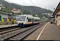 650 579-5 (VT 517 | Stadler Regio-Shuttle RS 1) steht im Startbahnhof Hornberg(Schwarzw) auf Gleis 2.

🧰 Südwestdeutsche Landesverkehrs-AG (SWEG)
🚝 SWE87528 Hornberg(Schwarzw)–Hausach
🚩 Bahnstrecke Offenburg–Singen (Schwarzwaldbahn (Baden) | KBS 720)
🕓 2.8.2020 | 15:27 Uhr