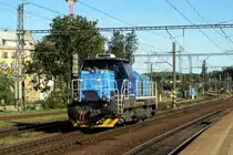 Ganz renoviert, beinahe Neubau: CD Cargo 742 711 durchfahrt solo Praha-Liben am 20 September 2020. 