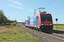 Am Vormittag des 29.09.2019 fuhr SBBC/RDX Re 482 035-3 zusammen mit der 185 409-0 als Lokzug aus Basel Bad Rbf beim Haltepunkt Auggen durchs Markgräflerland in Richtung Freiburg (Breisgau). Zuvor brachten sie einen vollen  Rüben -Zug aus Ostdeutschland in die Schweiz.