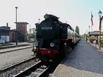 Kühlungsborn West am 23. September steht 99 2321-0 zur Fahrt nach Bad Doberan bereit. 