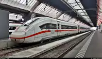 812 030-5 (Tz 9030) als ICE 76 (Linie 20) nach Hamburg-Altona (D) steht im Startbahnhof Zürich HB (CH) abweichend auf Gleis 11.
(Smartphone-Aufnahme)

🕓 3.8.2020 | 7:09 Uhr