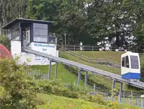 Und er bewegt sich der Schrägaufzug im Seebad Göhren, für 1 € benutzt am 25. September 2020.