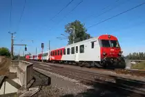 Der R4123 von Graz Hbf nach Spielfeld-Straß wird ab Spielfeld als R4185 nach Bad Radkersburg weitergeführt. 
Weil in Spielfeld-Straß der längere Bahnsteig 1 zu dieser Zeit besetzt ist muss der 4185 vom Bahnsteig 3 umgestellt werden und ist am 1.10.2020 beim Verschub mit 80-73 025 und geschoben von 2016 091.