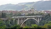 Zwei RABe 515 (MUTZ | Stadler KISS) sind unterwegs auf dem Lorraineviadukt in Bern (CH), mit dem Bundeshaus im Hintergrund.
Aufgenommen vom Parc Café Innere Enge.

🧰 S-Bahn Bern (BLS AG)
🚝 S3 Bern Weissenbühl (CH)–Biel/Bienne (CH)
🕓 3.8.2020 | 17:03 Uhr