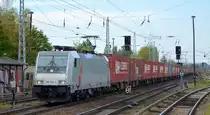 LTE Netherlands B.V., Rotterdam [NL] mit  186 355-4  [NVR-Nummer: 91 80 6186 355-4 D-AKIEM] und Containerzug nach Rzepin (Polen) am 29.09.20 Berlin Hirschgarten.