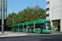 Be 6/8 Flexity 5013, auf der Linie 6, fährt zur Haltestelle Messeplatz. Die Aufnahme stammt vom 04.07.2020.