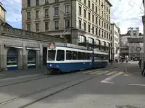 Linie 15 2035 an der Haltestelle Helmhaus. Datum: 4. 10. 2020