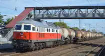 DB Cargo Deutschland AG mit  232 303-8  (NVR-Nummer  92 80 1232 303-8 D-DB ) mit Kesselwagenzug Richtung Seddin am 28.09.20 Bf. Saarmund. 