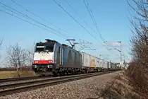 Am frühen Nachmittag des 20.01.2020 fuhr Rpool/LINEAS 186 448- mit einem COntainerzug nach Italien, den sie bis Basel SBB RB bespannte, nördlich von Müllheim (Baden) bei Hügelheim über die Rheintalbahn in Richtung Süden.