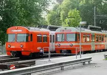 Tschüss Mandarinli! Welche Farbgebung sieht besser aus? Die RBS Mandarinli in alter und neuer Farbgebung. Die Nr. 55 mit neuer und die Nr. 48 noch in alter Farbgebung. Bolligen 21. Juli 2004