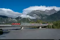 SBB Re 420 164-6 mit IC3 928 von Chur nach Zürich HB unterwegs. Hier bei Bad Raganz am 03.10.2020 aufgenommen. Speziell an dieser Komposition ist, dass der Salon Wagen SRm 61 85 89-90 100-7 mitgeführt wurde. Bereits am IC3 921 fuhr dieser am Zugschluss mit.