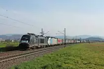 Mit dem  GTS -Containerzug (Piacenza - Zeebrugge) fuhr am Nachmittag des 27.03.2020 die MRCE/XRAIL ES 64 U2-071 (182 571-0) zusammen mit der Rpool/XRAIL 186 434-7 als Wagenlok bei Kollmarsreute über die KBS 702 in Richtung Offenburg.