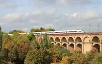 Unbekannter 412 als ICE 515 Stuttgart-Dortmund am 13.10.2020 auf dem Enzviadukt in Bietigheim. 