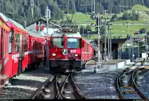 Unterwegs mit RE 1061 Landquart (CH)–Davos Platz (CH):
Ge 4/4 II 631  Untervaz  verlässt den Bahnhof Klosters Platz (CH) auf Gleis 2.

🧰 Rhätische Bahn (RhB)
🚝 RE 1260 Scuol-Tarasp (CH)–Landquart (CH), weiter als RE 1769 Landquart (CH)–Disentis/Mustér (CH)
🚩 Bahnstrecke Landquart–Davos Platz (Davoserlinie | 910/941)
🕓 5.8.2020 | 18:27 Uhr