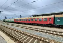 Der MITROPA-Wagen D-PRESS 51 80 88-70 203-1 WRm 130 im  DPE 31394 nach Erfurt Hbf, am 10.10.2020 in Erfurt Hbf. Die Geburtstagssonderfahrt ging über Straußfurt, die Pfefferminzbahn, Saalfeld und Arnstadt zurück nach Erfurt.