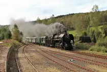 Unter dem Motto  Mit der Eisenbahn auf den Spuren Karl IV.  fuhren am 19.09.20 Sonderzüge zwischen Hřebeny und Kraslice. Hier zu sehen 475 111 mit T435 1045 Kraslice předměstí.
