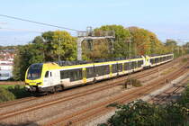 Das ungleiche Paar aus 4- und 6-teiligem Flirt-Triebwagen wird später in Mühlacker geflügelt. Hier ist RB 17 kurz nach Verlassen des Bahnhofs Ludwigsburg zu sehen  🧰 Go-Ahead Ba-Wü GmbH AG 🚝 RB 17c (19620) Stuttgart Hbf - Bruchsal / RB 17a (19520) Stuttgart Hbf - Pforzheim Hbf 🚩 Bahnstrecke KBS 780 🕓 19.10.2020 | 16:04 Uhr 