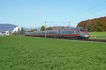 Grossverkehr vom 25. Oktober 2020 auf der alten Stammstrecke Olten-Bern infolge Unterhalts Arbeiten der Neubaustrecke Mattstetten-Rothrist-Bern (NBS).
ETR 610 der Trenitalia s.p.A. (FS) bei Herzogenbuchsee.
Foto: Walter Ruetsch 