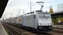 Railpool GmbH, München [D]mit  186 534-4  [NVR-Nummer: 91 80 6186 534-4 D-RPOOL] anscheinend für METRANS mit Containerzug Richtung Frankfurt/Oder am 27.10.20 Bf. Flughafen BER Terminal 5.