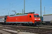 DB Lok 185 136-9 durchfährt den badischen Bahnhof. Die Aufnahme stammt vom 27.05.2020.