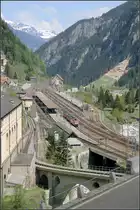 Im Tal der Reuss -

Blick auf den Bahnhof Göschenen an der Gotthardbahn. Vorne die Reussbrücke der MGB.

12.05.2008 (M)