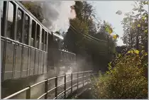  LA DER 2020 du Blonay-Chamby  / Saison Abschluss der Blonay-Chamby Bahn: Mit einem verstärkten Fahrplan und viel Dampf wird vor dem  Winterschlaf  (bzw. Arbeit im DépÔt Chaulin) nochmals viel Betrieb gemacht. 

Mit Volldampf nach Chamby! Die G 2x 2/2 105 mit ihrem Dampfzug nach Chaulin kurz nach Vers chez Robert. 

24. Okt. 2020