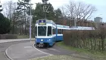 Linie 9 Nr. 2043  Rennweg  an der Endhaltestelle Hirzenbach. Datum: 15. 2. 2020