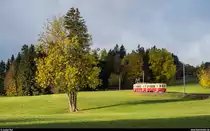 La Traction ex CJ CFe 4/4 601 und Bt 702 am Morgen des 24. Oktober 2020 auf Sonderfahrt bei La Chaux-des-Breuleux.