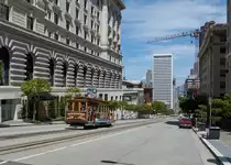 Am 22.5.2019 war Cable-Car Nr. 50 der Muni auf der California Line unterwegs vom Embarcadero zur Van Ness Avenue. Hier befindet sich der Wagen kurz vor der Ecke California & Mason.