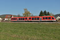 Breitseite auf den 648 313 der hier in Hedersdorf an den Bahnsteig heranfährt am Montag den 9.11.2020