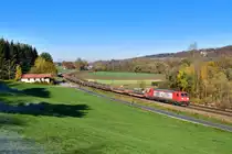 185 273 mit einem Stahlzug am 06.11.2020 bei Vilshofen.