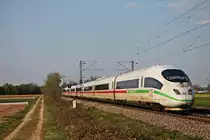 Als ICE 109 (Köln Hbf - Basel Bad Bf) fuhr am Abend des 09.04.2020 der 403 558-2  St. Ingbert  südlich von Buggingen über die KBS 702 durchs Rheintal in Richtung Schweiz.