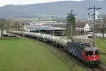 Sonderleistung für alcosuisse Delémont.
Re 620 039-8  Murten  mit Zug 69514 bei Delémont am 13. November 2020.
Foto: Walter Ruetsch