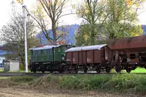 NBIK 1245.05 am 25.Oktober 2020 vor dem SGAG 14796 (Villach Hbf.-Ostbf. - St. Veit an der Glan-Westbf.) auf der Rudolfsbahn beim Strecken-Km 336,0.