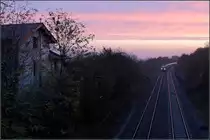 Novembermorgen an der Remsbahn -

Ein S-Bahnzug auf der Linie S2 in Fahrtrichtung Stuttgart bei Kernen-Rommelshausen.

Im Gegensatz zum abgelehnten Bild (Unschärfe des Zuges) ist hier die Bahn noch weiter hinten.

12.11.2020 (M)