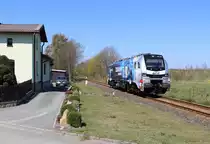Am 21.04.20 machte die BSAS 159 208 eine Schulungsfahrt von Zwickau über Herlasgrün-Zwotental-Adorf zurück nach Zwickau. Hier ist die Lok bei Rebesgrün zu sehen.