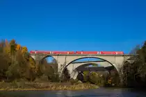 Zwei Triebfahrzeuge der Baureihe 612 auf der Illerbrücke in Kempten. 31.10.20