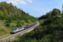 Mit einer Ladung fabrikneuer Kleinwagen aus dem slowakischen Werk eines französischen Herstellers war am 13. September 2020 die 383 206 der ZSSK Cargo unterwegs. Bei Sinngrün in der Oberpfalz konnte ich den nach Hausbergen Traige fahrenden DGS 40592 fotografieren. 