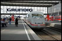 ICE 1 Mit ICE 783 Kommend Von Hamburg-Altona F�hrt In Den Bahnhof M�nchen-Hbf ein.28.07.07