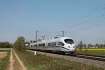 Nachschuss auf 406 001-8 (4601)  Europa/Europe , als dieser am Nachmittag des 16.04.2020 als ICE 104 (Basel Bad Bf - Amsterdam Centraal) südlich von Buggingen übers Gegengleis über die Rheintalbahn in Richtung Norden fuhr.