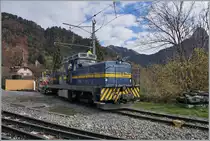 Die MOB Gm 4/4 2003  Montbovon  steht in Les Avants und wartet auf einen Einstaz. 

13. November 2020